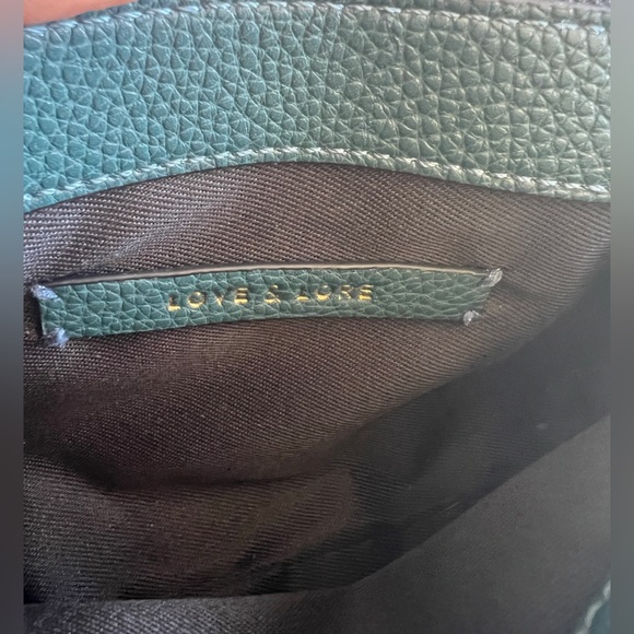 LOVE & LORE: Crossbody Bag - Picture 7 of 8